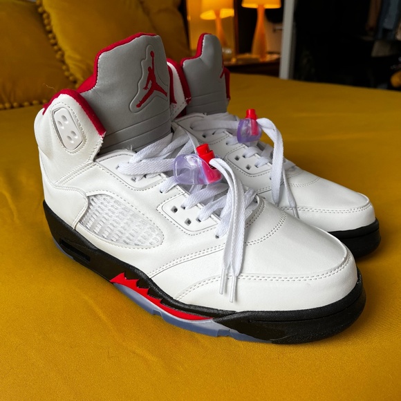 Nike Air Jordan 5 V Fire Red White Black 2020 Release Sneakers Max 95 90 Size 10 - Picture 1 of 9